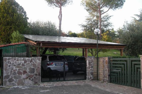 posto-auto-con-fotovoltaico