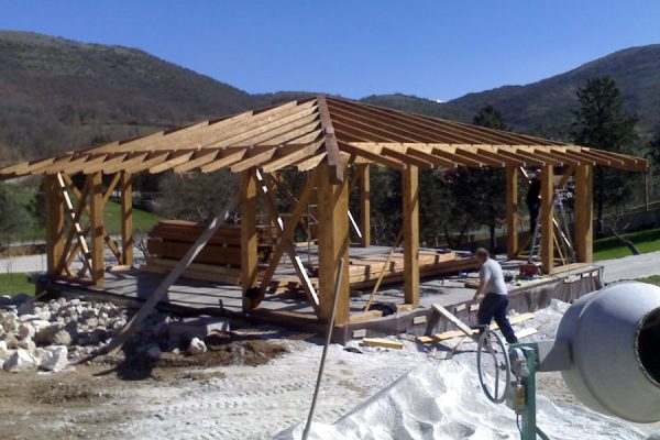 struttura-gazebo-in-legno-lamellare